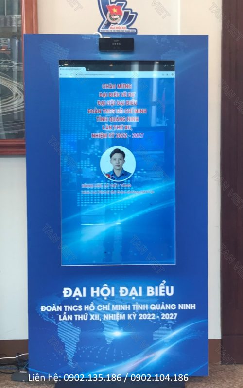 Cho thuê standee điện tử check in