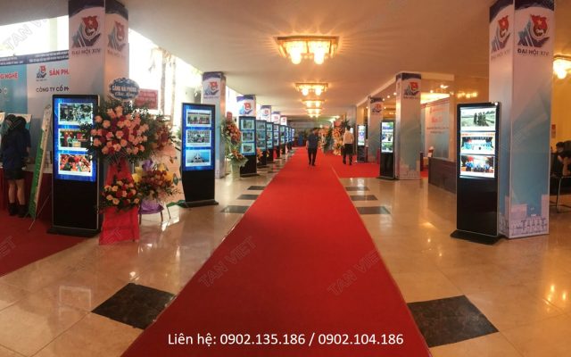 Quá đẹp khi sử dụng dịch vụ cho thuê standee điện tử của Tân Việt